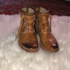 Freebird tan boots size 8 great condition